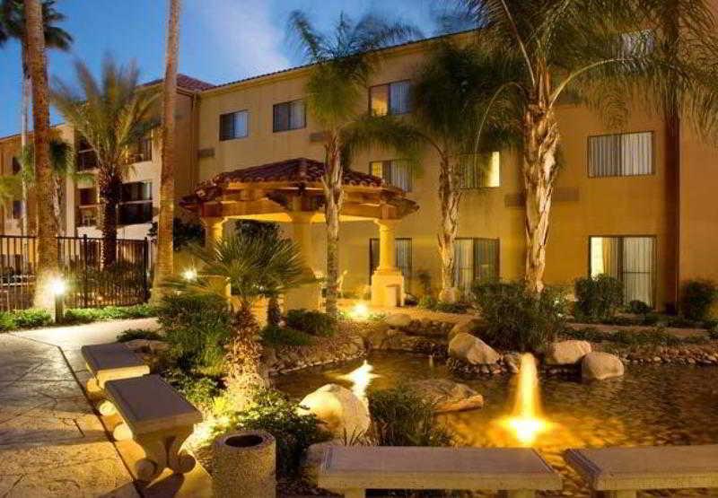 Courtyard By Marriott Tucson Williams Centre Hotel Exterior foto
